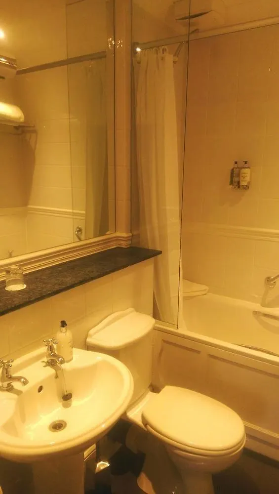 **** Aparthotel Fountain Court Apartments - Royal Garden Edinburgh United Kingdom