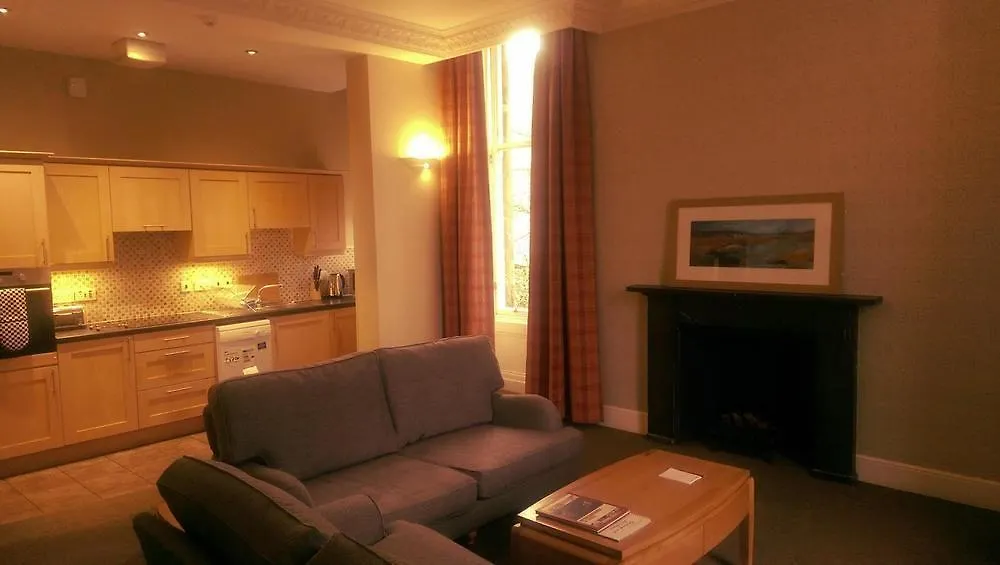 Aparthotel Fountain Court Apartments - Royal Garden Edinburgh