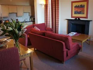 Aparthotel Fountain Court Apartments - Royal Garden Edinburgh