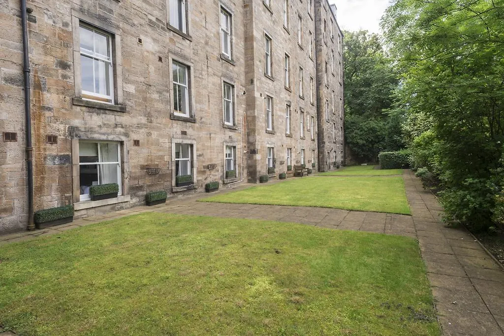 Aparthotel Fountain Court Apartments - Royal Garden Edinburgh