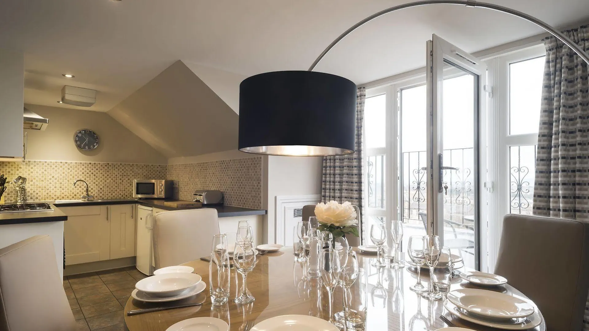 Fountain Court Apartments - Royal Garden Edinburgh Aparthotel