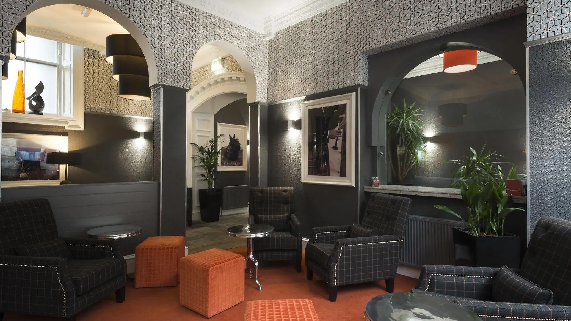 Aparthotel Fountain Court Apartments - Royal Garden Edinburgh