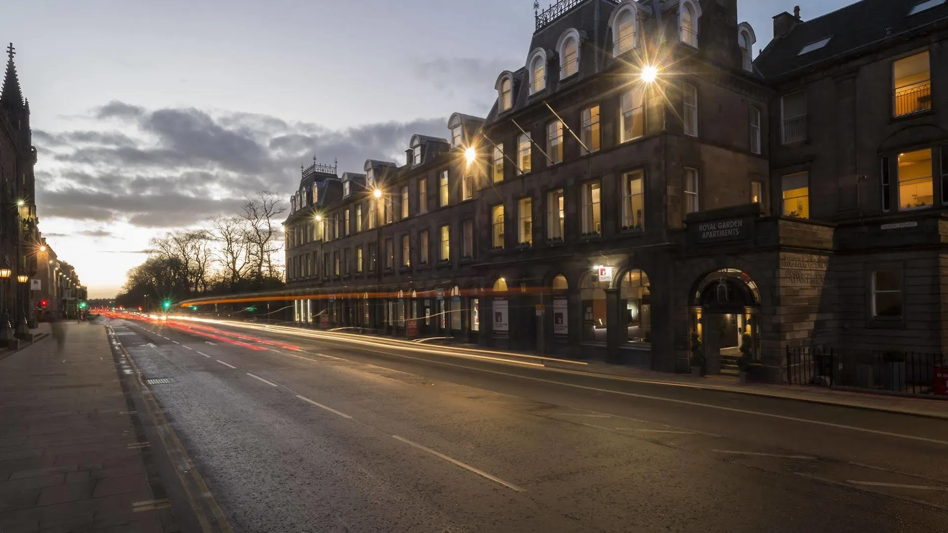 Fountain Court Apartments - Royal Garden Edinburgh 4*,