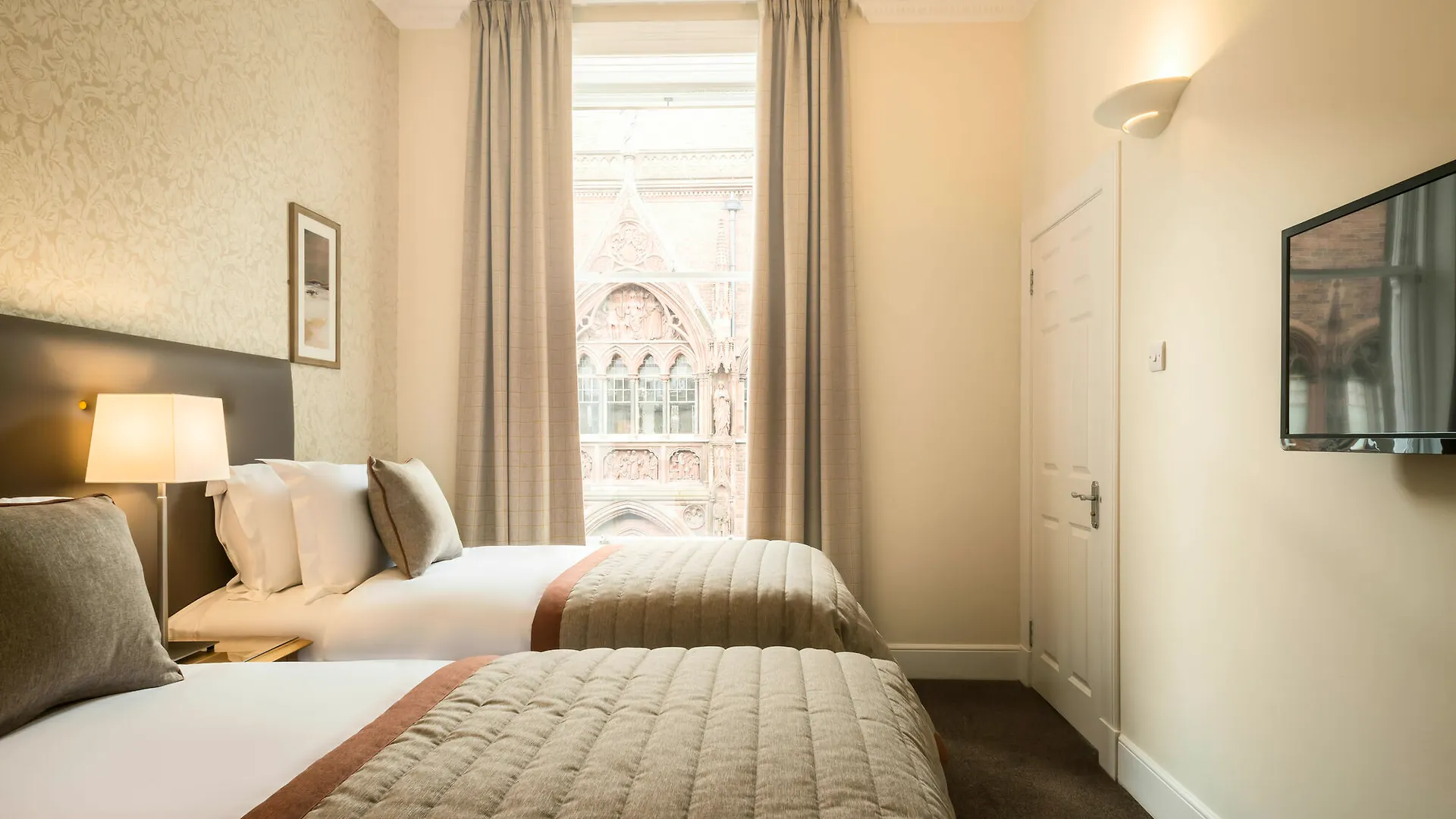 Fountain Court Apartments - Royal Garden Edinburgh 4*,